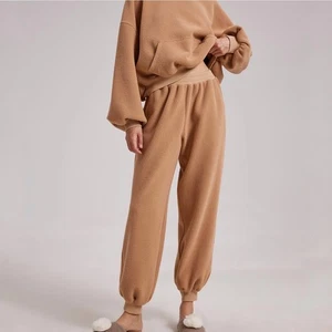 Conjunto de sudadera de manga abullonada y joggers Fuzzy Bear talla pequeña Nap Lounge wear  - Imagen 1 de 20