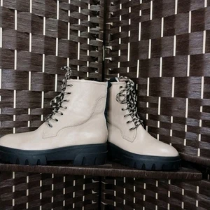Franco Sarto Women's Tan Leather L-Robbie Combat Lace Up Boots NW/OB 7M Side Zip - Picture 1 of 7