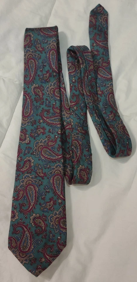 Corbata de cuello Andhurst personalizada para hombre patrón de cachemira verde punto clásico Foto 1 de 3