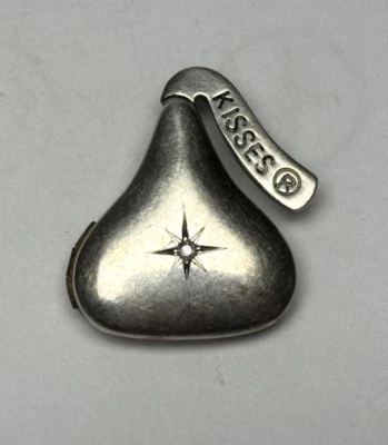 Medallón fotográfico colgante de plata esterlina y diamante Hershey's Kiss 925 TFC 3,5 gramos Foto 1 de 4