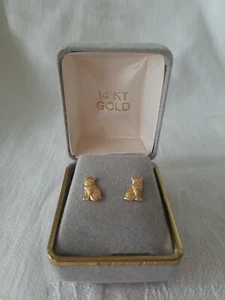 14K YELLOW GOLD DIAMOND CUT KITTY CAT POST STUD EARRINGS LIGHTWEIGHT NEW IN BOX  - Picture 1 of 5