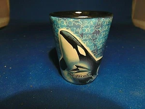 6 OFFICIAL SEA WORLD SHOT GLASSES with RAISED SHAMU IMAGE on the Sides - Picture 1 of 6