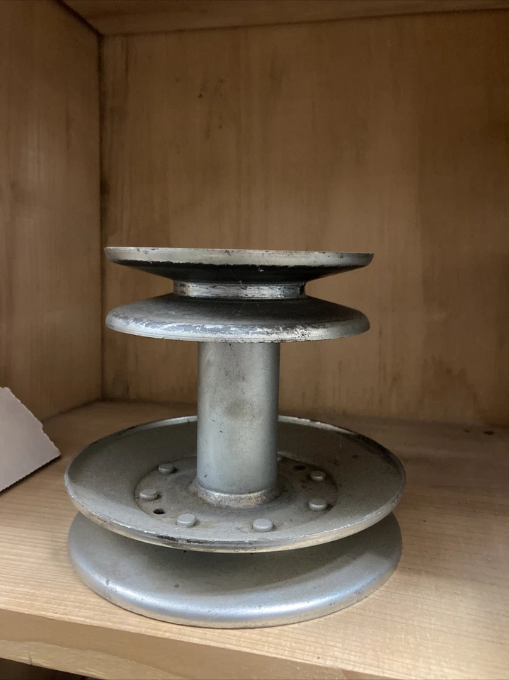 Polea apilable para tractor de césped Poulan modelo PP11536KA 532138029 Foto 1 de 4