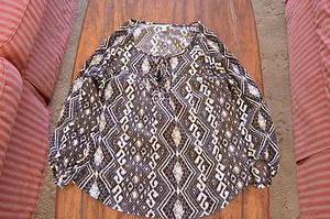 Women's American Eagle Outfitters Pattern Blouse Size Small Brown and Ivory - Picture 1 of 6