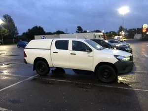 Toyota Hilux (Crew cab) hardtop - vgc - Picture 1 of 7