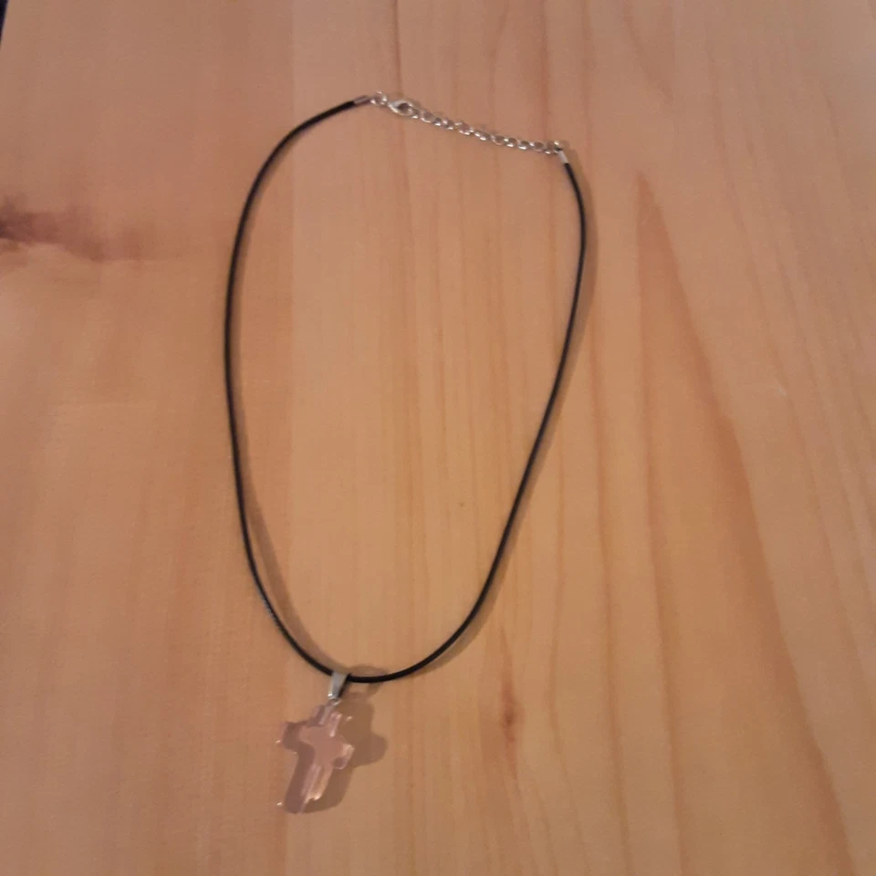 Collar colgante cruz hombre nuevo con etiquetas rosa claro Foto 1 de 1