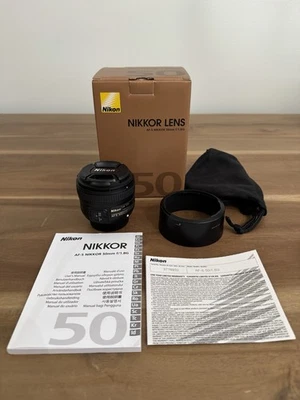 Nikon AF-S Nikkor 50mm f/1.8G Lens - plus Lens Hood - Image 1 of 4