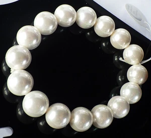 SCHMUCK-STCK  ARMBAND Muschelkern PERLE NEU weiß Silber Kugeln 12mm - Picture 1 of 1