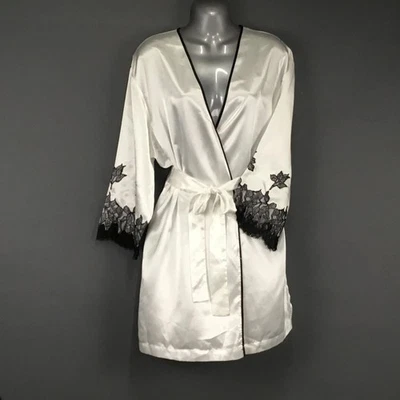 Oscar de la Renta Bata Mujer Grande Blanco Negro Encaje Satinado Kimono Rosa Etiqueta Foto 1 de 4