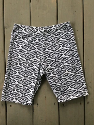 Pantalones Cortos Bicicleta Faded Glory XL 14-16 Niñas Grandes Negro Blanco Geométrico Foto 1 de 3