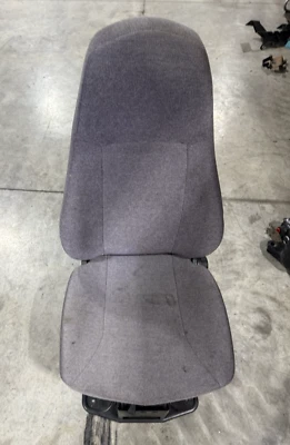 2020 INTERNATIONAL LT SEAT FRONT RH - Image 1 of 4
