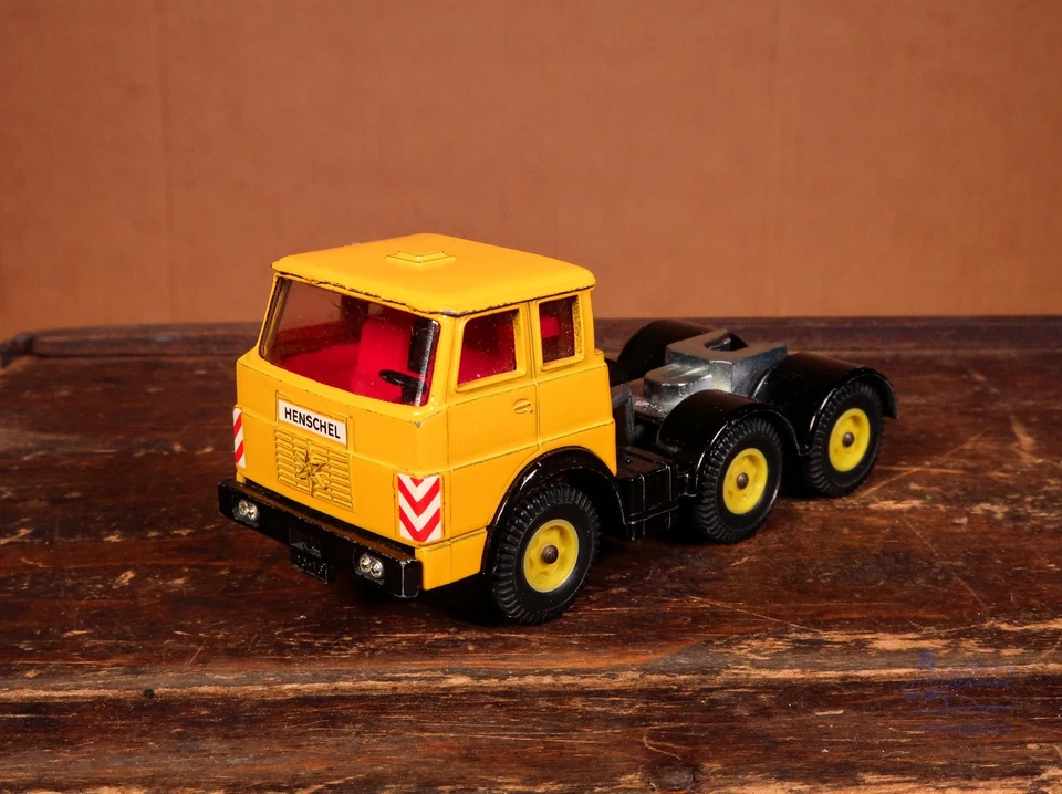 Siku V Serie V307 Hanomag Henschel Fertigbau Garage Transporter vintage diecast - Bild 1 von 4