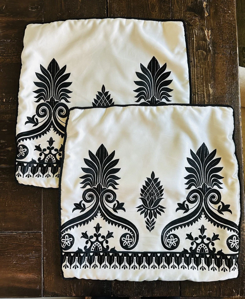 DRANSFIELD & ROSS Pillow Covers (2) DESIGNER ACCENT THROW 20x20” Black White Slk - Image 1 of 4