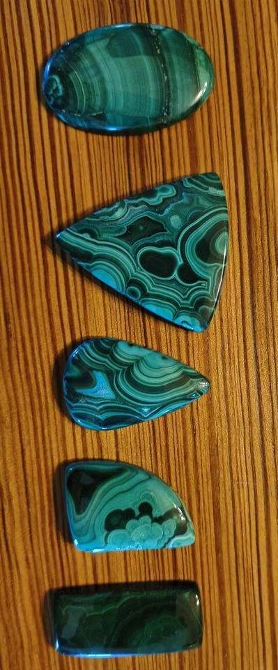 Lote de Cabujones Malaquita Piedras Preciosas Naturales Venta al por mayor 49 gramos Foto 1 de 1