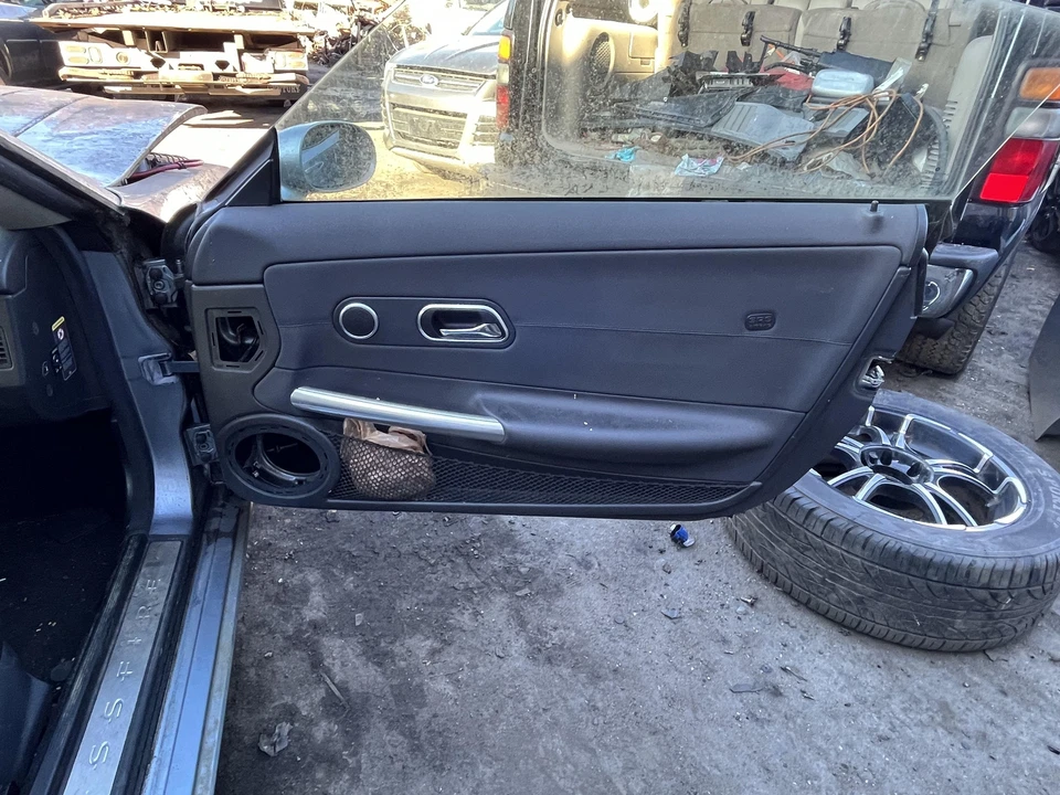 Panel de moldura de puerta delantera derecho CHRYSLER CROSSFIRE 04 05 06 07 08 Foto 1 de 1