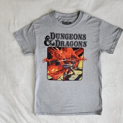 Camisa Pequeña Dungeons And Dragons Old Look Gráfico Gris Gris Wizards of the Coast Foto 1 de 4