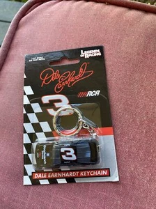 Dale Earhardt Legends of Racing Die Cast Metal Key Chain NIB - 1:87 Scale - Picture 1 of 2