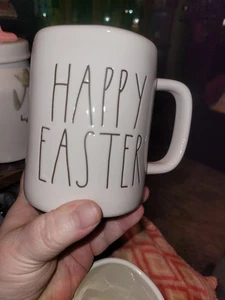 Rae Dunn Kaffeebecher - "Frohe Ostern" - Frühling Saisonal - Bild 1 von 6