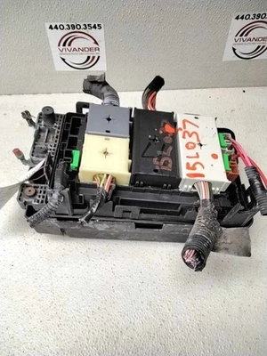 02 03 GMC ENVOY XL Caja de fusibles de motor Foto 1 de 2