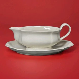 EUC Villeroy & Boch MANOIR Gravy Boat With Attached Underplate All White - Picture 1 of 7