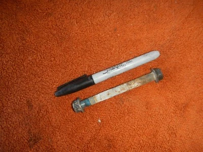 Perno de montaje motor motor motor trasero inferior 1991 91 Suzuki DR350R DR350 DR 350 Foto 1 de 3