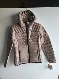 Michael Kors ultraleichte Daunenjacke für Damen mit Kapuze gesteppt Pufferjacke S taupe neu mit Etikett - Bild 1 von 14