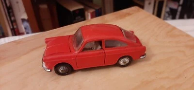 Norev Plastique No 22 VW Volkswagen 1600 TL Red rouge 1/43 vintage rare - Immagine 1 di 4