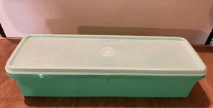 VINTAGE Tupperware Celery Keeper with Lid - Picture 1 of 2