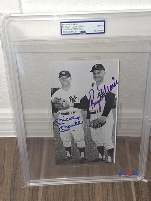 Foto autografiada 4x8 de Mickey Mantle y Roger Maris CON PSA COMO NUEVA 9 GRADO AUTOMÁTICO Foto 1 de 4