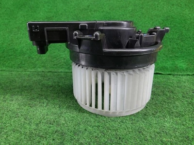 TOYOTA HILUX HEATER FAN MOTOR 09/15- CHECKED  - image 1 of 4