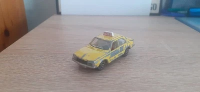 Renault 18 Taxi (1/60) Yellow - Majorette - N°266 - Photo 1/4