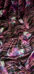 Tela satinada Charmeuse negra multicolor con estampado de fuegos artificiales 58"" PRECIO POR METRO - Imagen 1 de 2