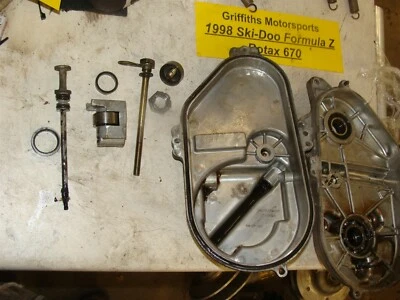 98 99 97 SKI-DOO FORMULA Z 700 670 CK3 caja de cadena con cubierta rodamientos varilla de medición Foto 1 de 4