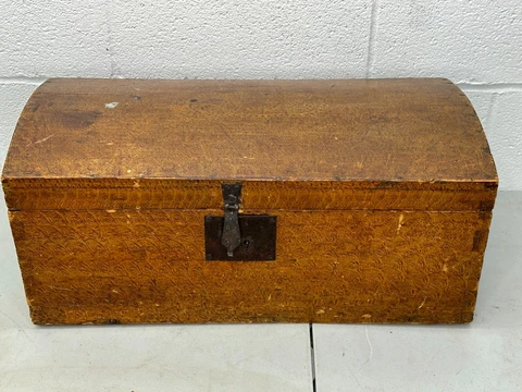 folk art minature blanket chest paint decorated dated 1834 sponge decoration Cover