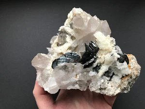 Sammlerstück! Hämatit mit Rutil auf Quarz mit Adular, Cavradischlucht, Schweiz - Bild 1 von 6