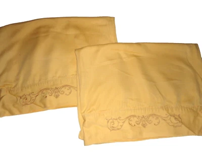 PRESTIGE HOME VERY GOLD SCROLL EMBROIDERED SATEEN (2) STANDARD PILLOWCASES 19X29 - Image 1 of 4