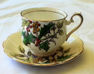 Vintage ROYAL ALBERT China England HOLLY Flower of Month #12 Set Cup & Saucer - Picture 1 of 1