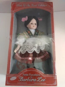Barbara Lee Petite Porcelains Exclusive Dolls of the World Collection ITALY 2001 - Picture 1 of 17
