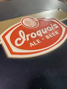 Letrero de tablero de menú indio gráfico de cerveza iroquesa ale en relieve raro de colección Buffalo - Imagen 1 de 24