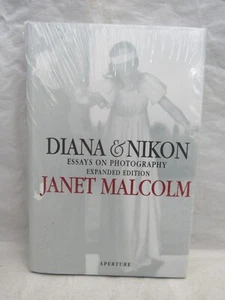 Diana & Nikon Janet Malcolm Erweiterte Edition neue Essays über Fotografie 1997 - Bild 1 von 3