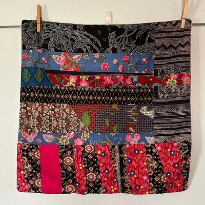 Pottery Barn 枕头套拼贴 Pauline Boyd Apple Blossom 20x20 Counterpane — 第 1/4 张图片