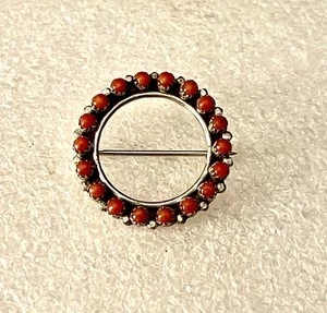Prendedor vintage Zuni de plata esterlina coral ojo de serpiente nativo americano - Imagen 1 de 2