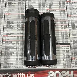 Harley Davidson Chrome And Rubber Hand Grips - Bild 1 von 6