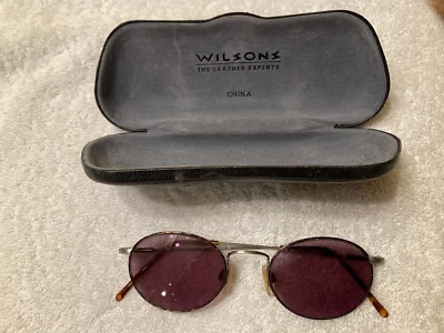 Gafas de sol vintage de perscripción, marcos de metal, lente púrpura, estuche Wilson. Foto 1 de 4