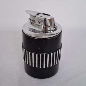 Vintage Table Lighter Modern Design Optical Pattern Black and Silver - WORKING - Foto 1 di 6