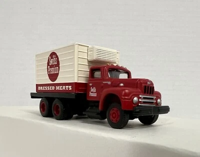 Classic Metal Works,HO/1:87, Swifts Premium.International R-190,Refer-box Truck  - Image 1 of 4
