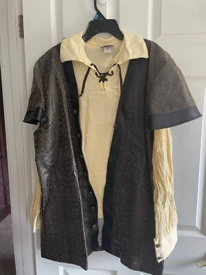 Disfraz de pirata adulto XL incl. chaleco de vinilo en relieve camisa de gasa faja sombrero botas tops Foto 1 de 4