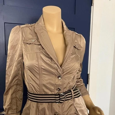 Chaqueta con cinturón estilo militar tostado mercado negro de la Casa Blanca talla 00 Foto 1 de 4