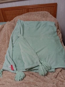 Soft Plush Throw Blanket Teal Opalhouse with Tassel Corners 46" X 60" - Picture 1 of 3