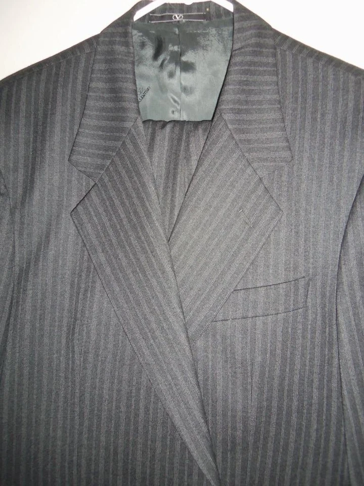 (SA131) новый потрясающий Valentino мягкая шерсть темно-серый в тонкую полоску итальянский костюм-44S - Изображение 1 из 4